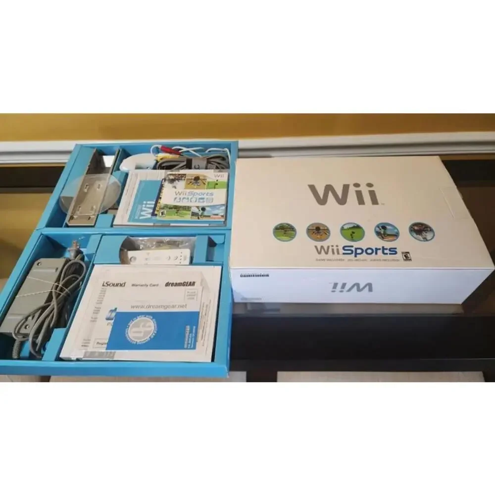 Nintendo Wii Console Complete In Box with Wii Sports Bundle - White